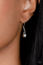 Load image into Gallery viewer, Paparazzi Glitz and GLOW - Green Necklace