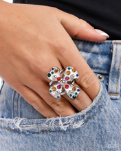 Load image into Gallery viewer, Paparazzi Chic Confession - White Ring
