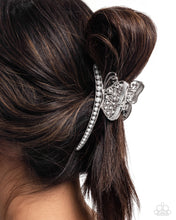 Load image into Gallery viewer, Paparazzi Pastoral Pearls - White Claw Clip
