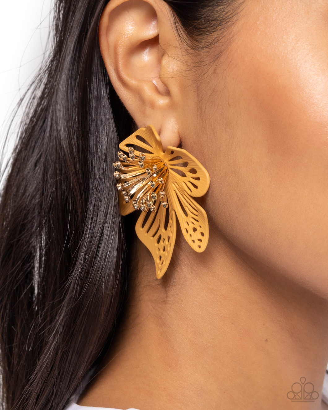 Paparazzi Wonderland Wallflower - Brown Earrings