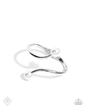 Load image into Gallery viewer, Paparazzi Effulgent Exemplar - White Bracelet (2025 February Fashion Fix)
