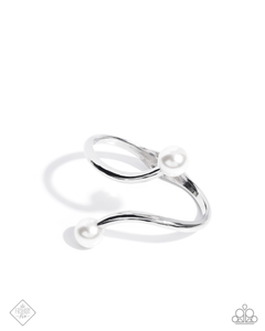 Paparazzi Effulgent Exemplar - White Bracelet (2025 February Fashion Fix)