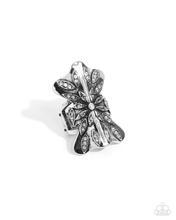 Load image into Gallery viewer, Paparazzi Different Dazzle - Silver Ring
