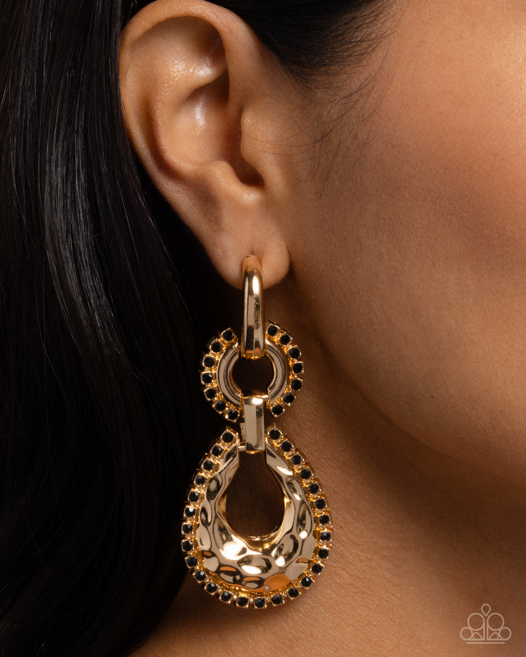 Paparazzi Hammered Highway - Black Earrings