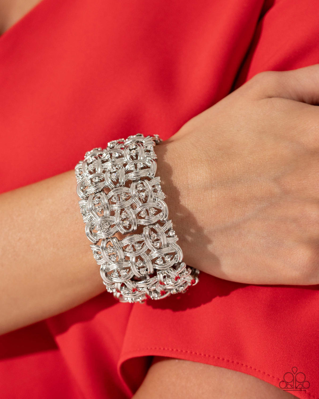 Paparazzi Woven Wardrobe - White Bracelet (September 2024 Life Of The Party)