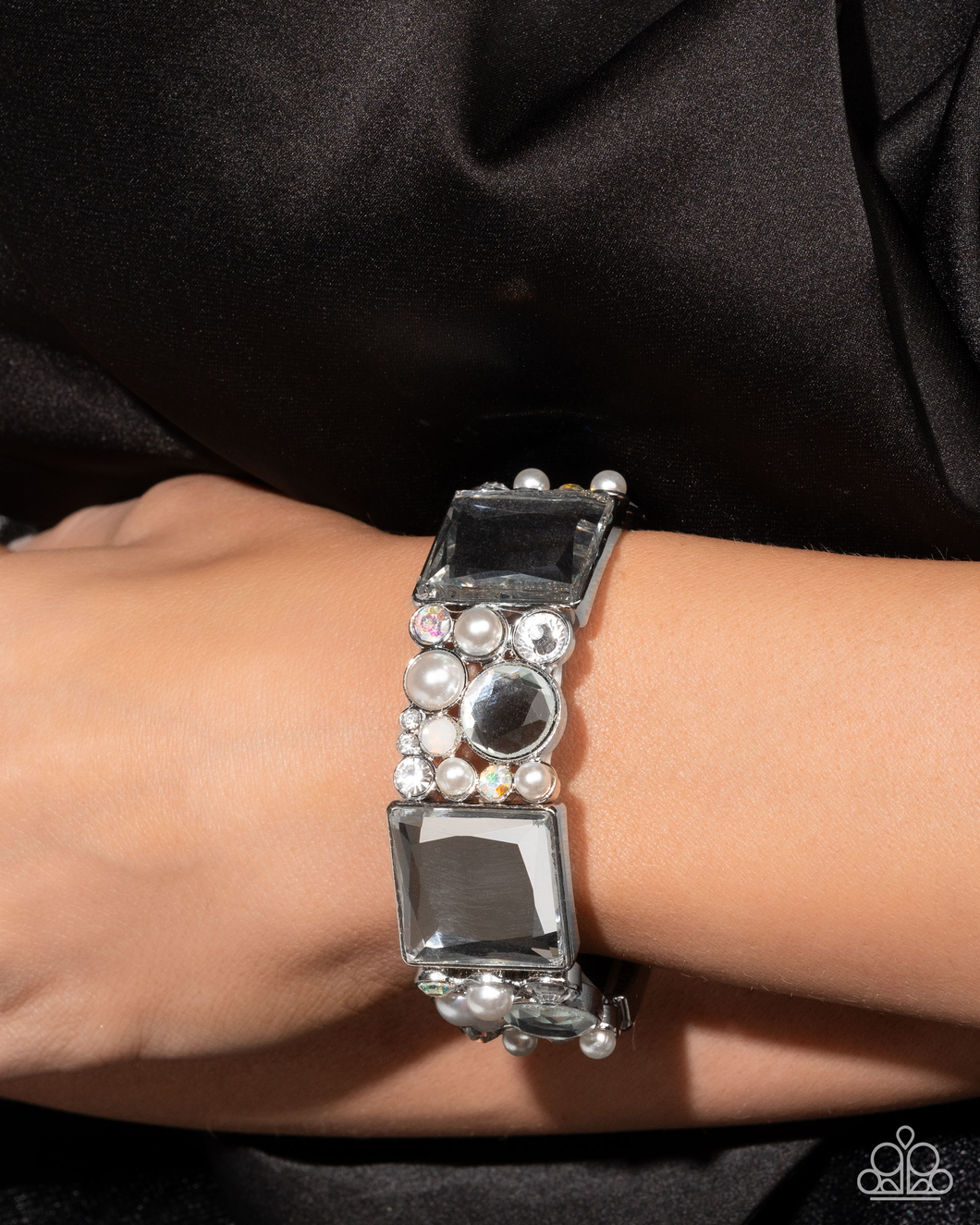 Paparazzi Glam to the Max - White Bracelet (2025 EmpowerMe Pink)