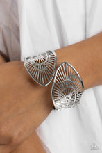 Load image into Gallery viewer, Paparazzi Palatial Palms - Silver Bracelet
