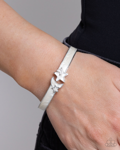 Paparazzi Celestial Cutie - White Bracelet