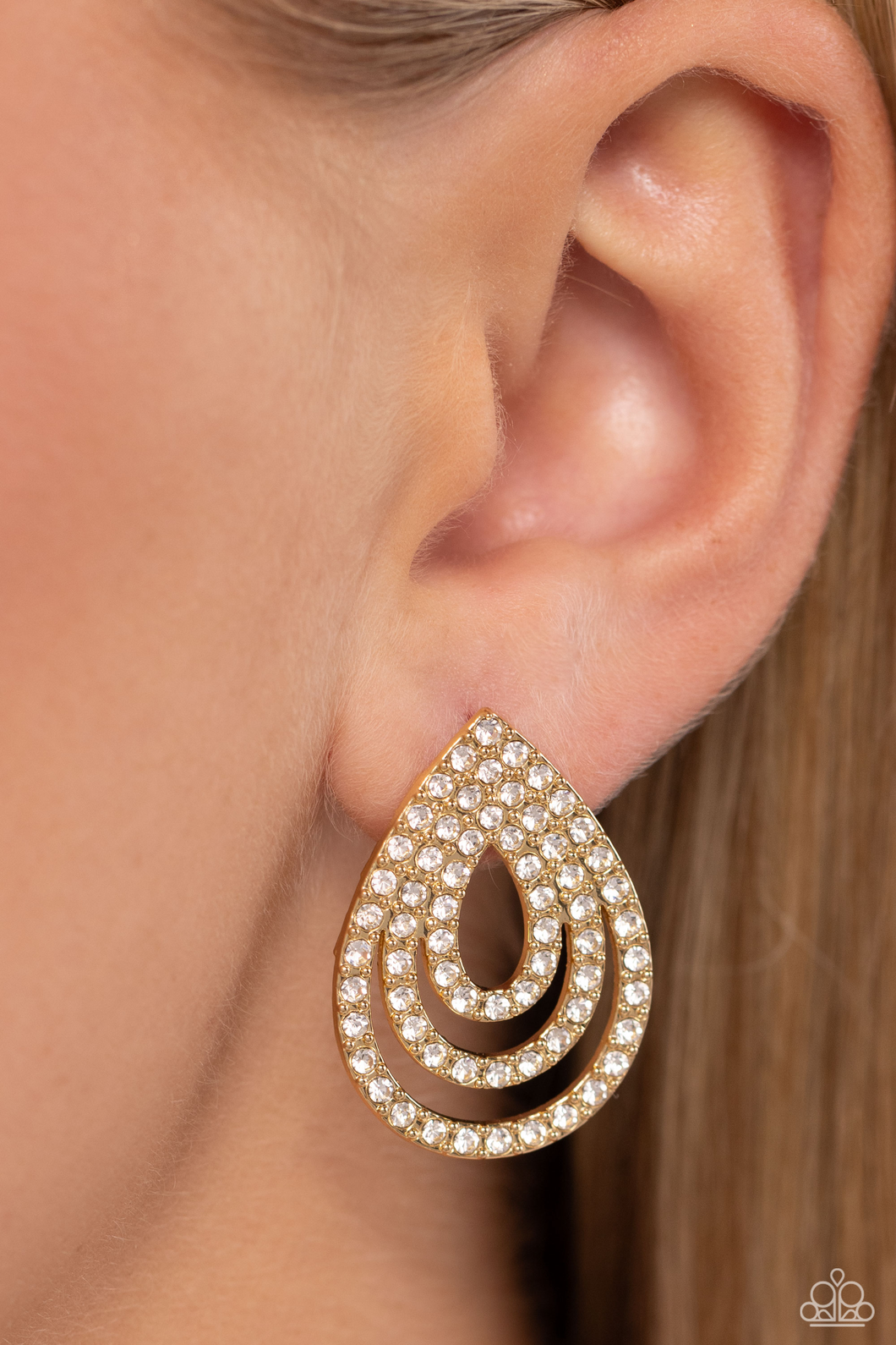 Paparazzi Red Carpet Reverie - Gold Earrings