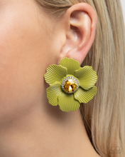 Load image into Gallery viewer, Paparazzi Organic Growth - Green Earrings
