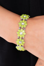 Load image into Gallery viewer, Paparazzi Hawaiian Holiday - Green Bracelet
